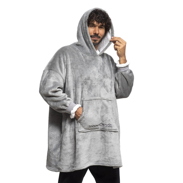 wearing-sweatshirt-blanket-with-fleece-lining
